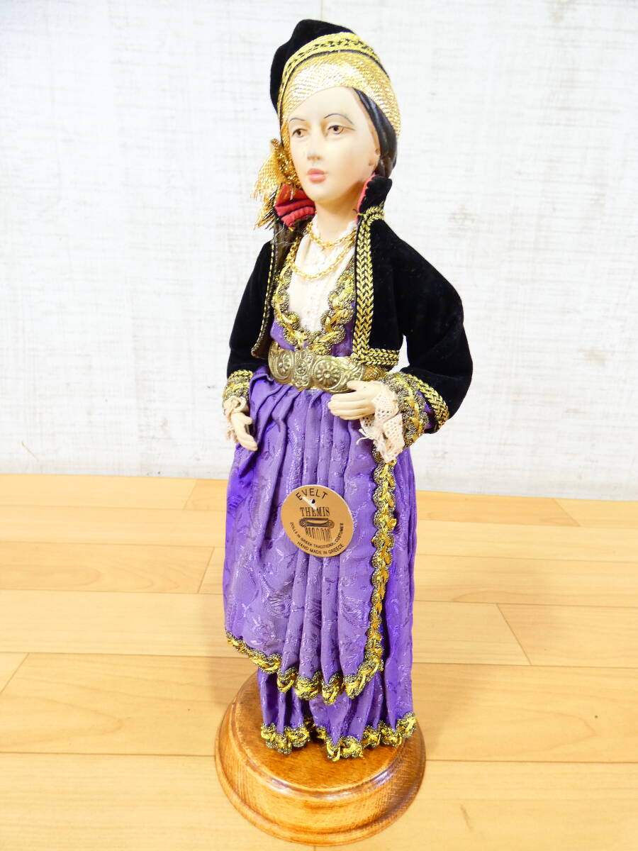 (S)◎訳あり インテリア雑貨 海外土産物 EVELT THEMIS 女の子人形/西洋人形 ビスクドール ギリシャ民族衣装 全高約33cm タグ付き ＠80(7)