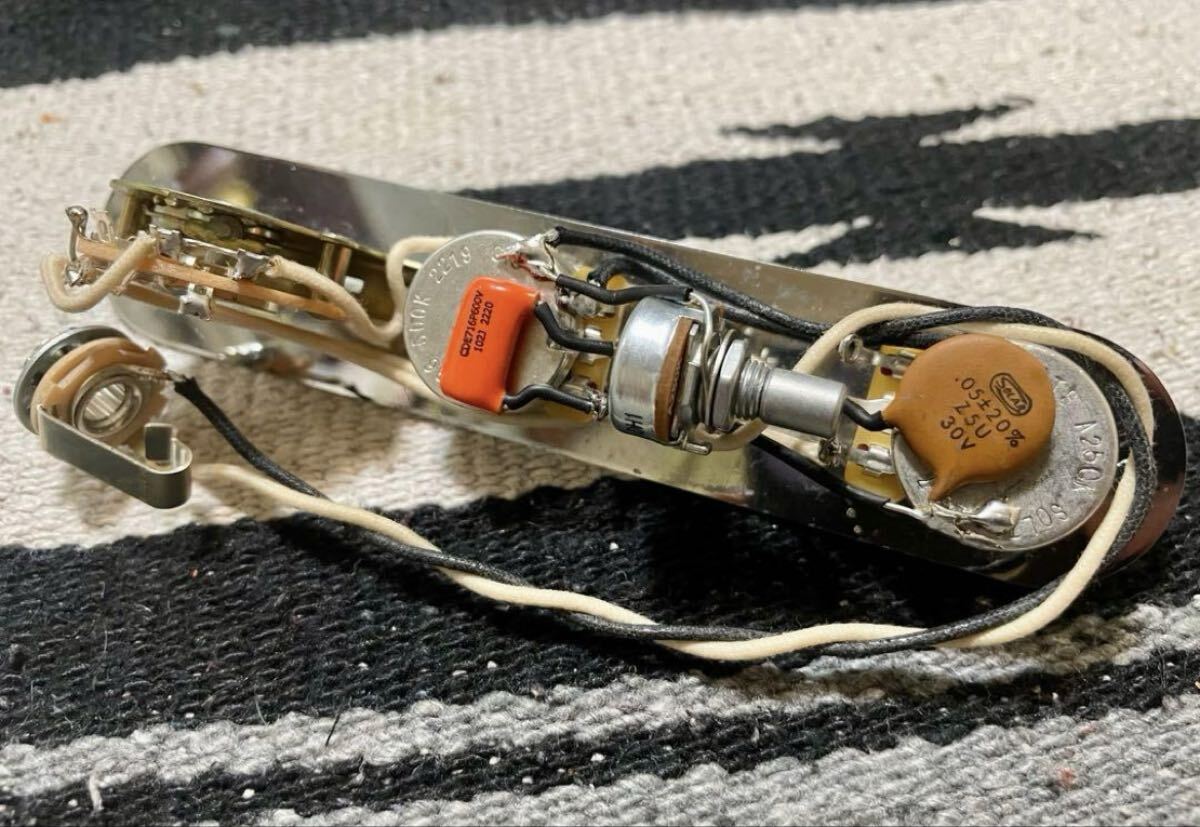 モディファイバージョン フェンダーエスクワイヤー サーキット アッセンブリー