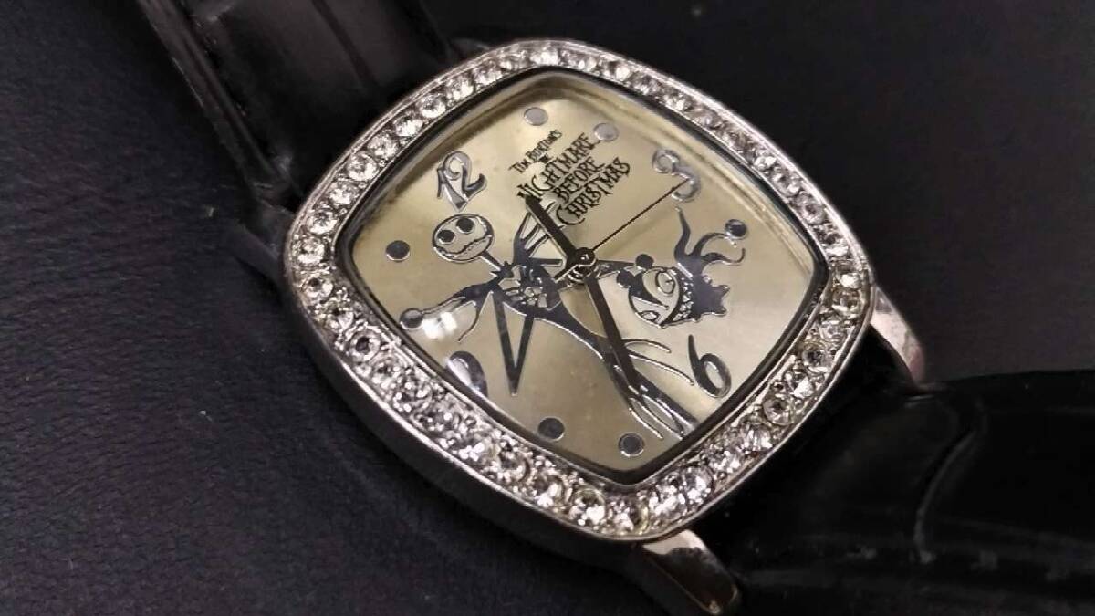 1円～【美品】ザ・ナイトメアー・ビフォア・クリスマス 腕時計 ジャック＆ゼロ ラインストーンベゼル ディズニー公式タグ付 ※動作未確認 