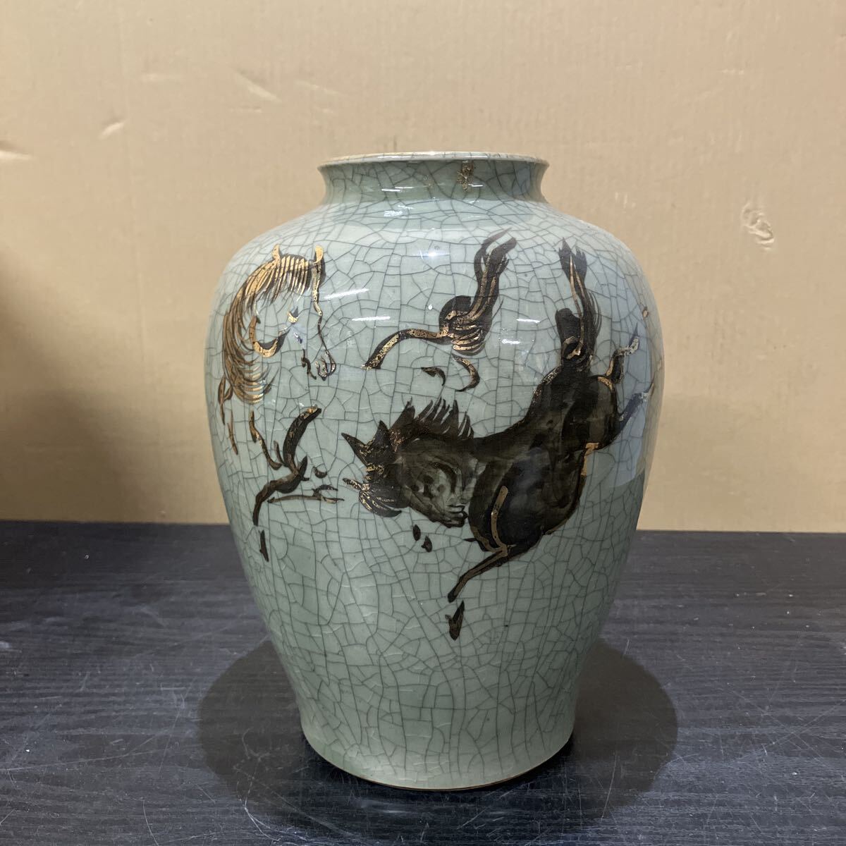 TKM968 相馬焼 走り馬 花瓶 壺 花器 花入 陶器 金彩 インテリア 工芸品 高さ約24cm