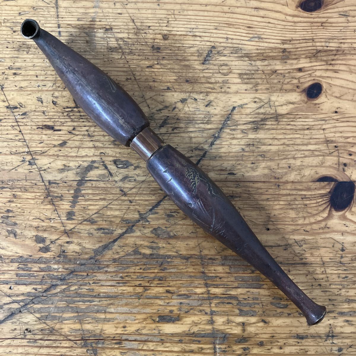 TKK442 喧嘩煙管 キセル 草木紋彫 彫刻入り 銅製 竹持ち手 全長約24cm 重量155g 喫煙具 ヴィンテージ コレクション 当時物 現状品