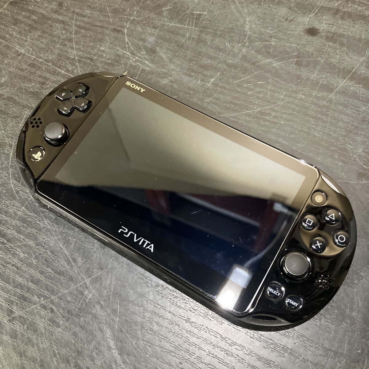 TKK462 SONY PlayStation VITA PCH-2000 ソニー ヴィータ ブラック ゲーム機 ケース付き 初期化済み 動作品