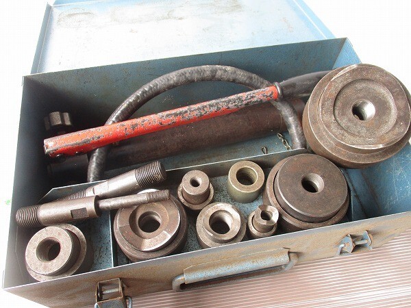 D10 泉製作所 IZUMI 手動油圧式パンチャー セット SH-10 HP-180N シリーズ 工事 工具 現状品 府中市