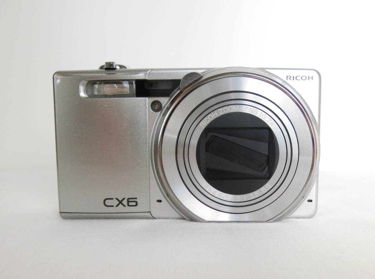RICOH CX6シルバー コンパクトデジタルカメラ　リコー　デジカメ　コンデジ