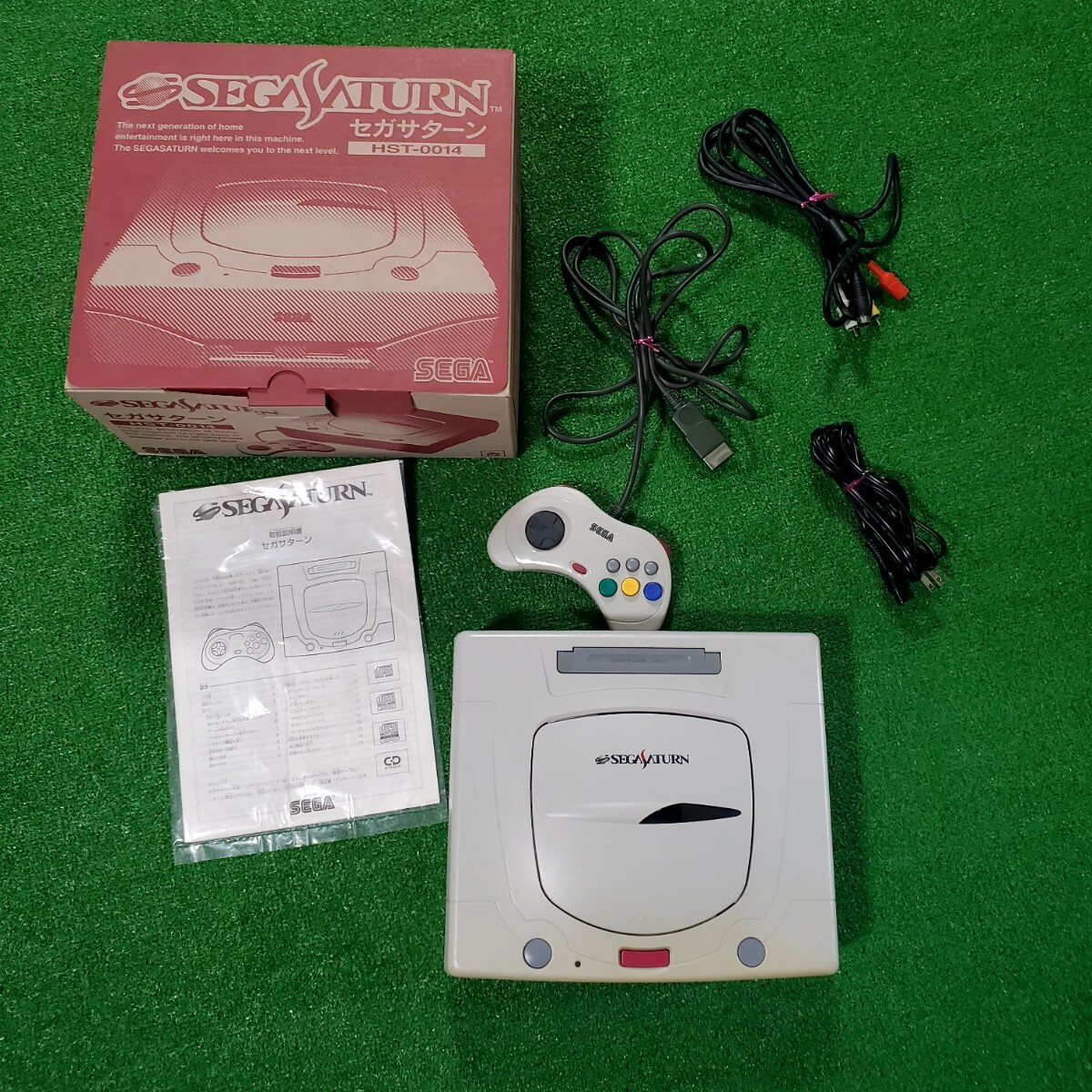 SEGA SATURN セガサターン 本体 HST-3220 動作確認済み コントローラー ゲーム機器 コントローラ 箱説あり 箱 説明書