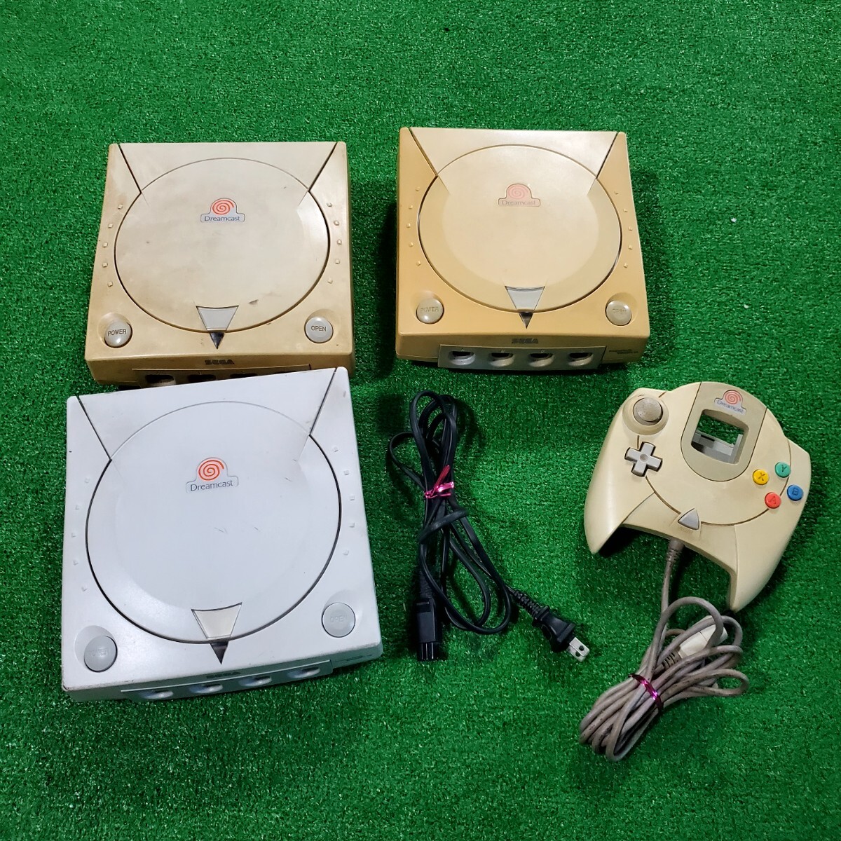 Dreamcast ドリームキャスト 本体 3台 まとめ売り コントローラー ゲーム機器 コントローラ HKT-3000 SEGA セガ
