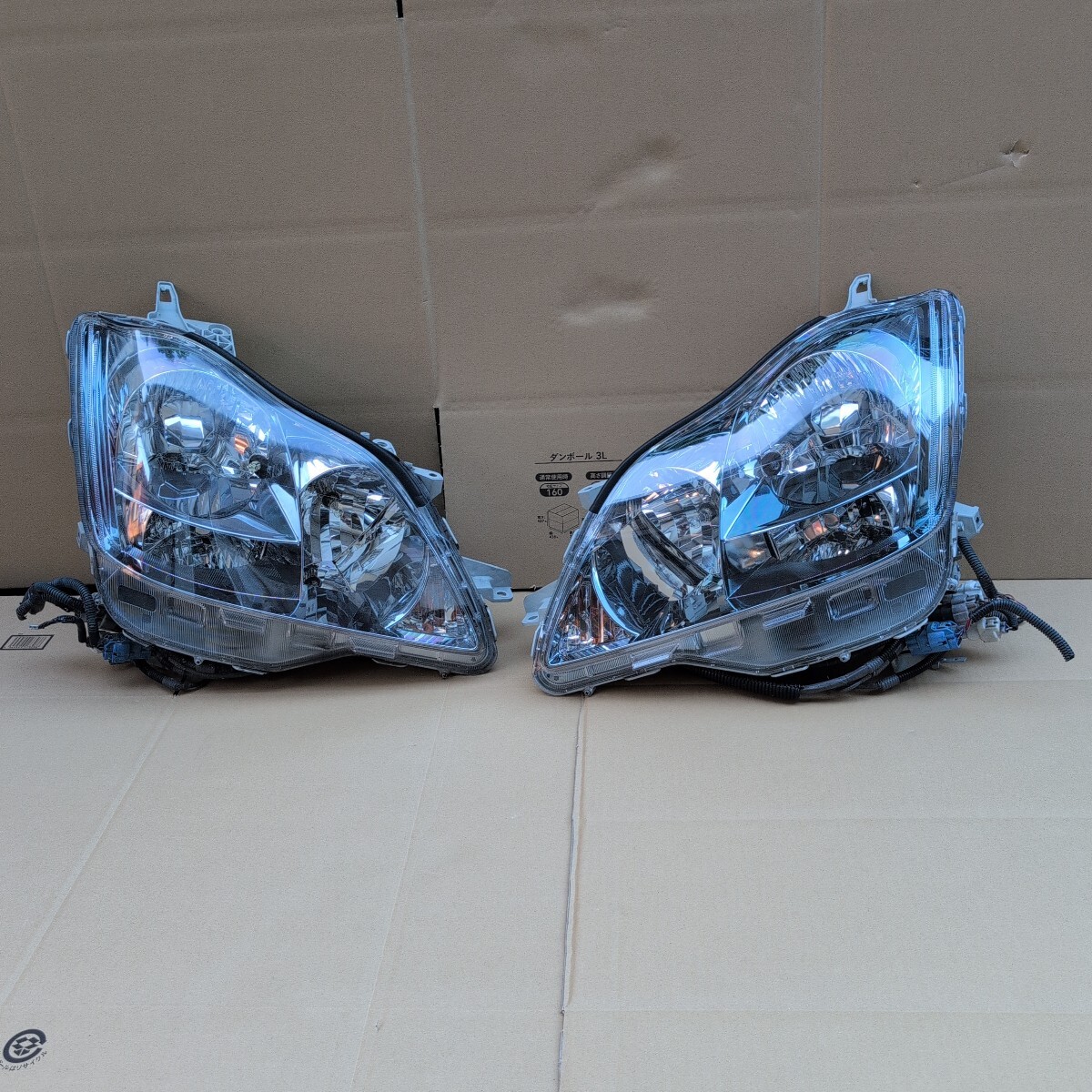 自動車用 ヘッドライト 左右セット 中古品 GRS180トヨタ クラウン