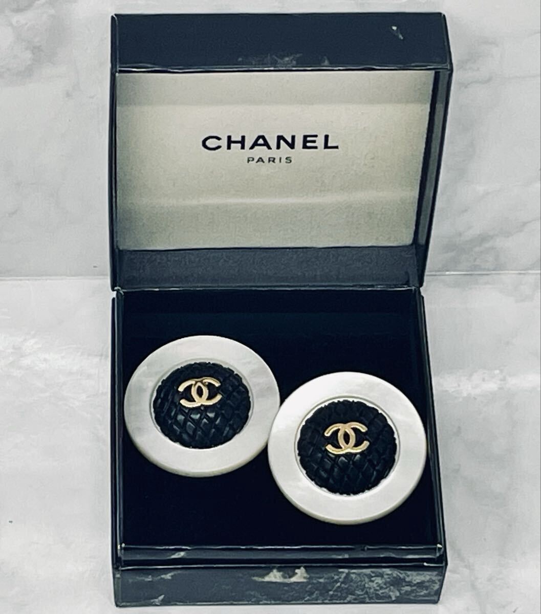 B シャネル CHANEL マトラッセ イヤリング ココマーク ゴールド×ブラック シェルカラーヴィンテージ レディースアクセサリー 外箱 中古品