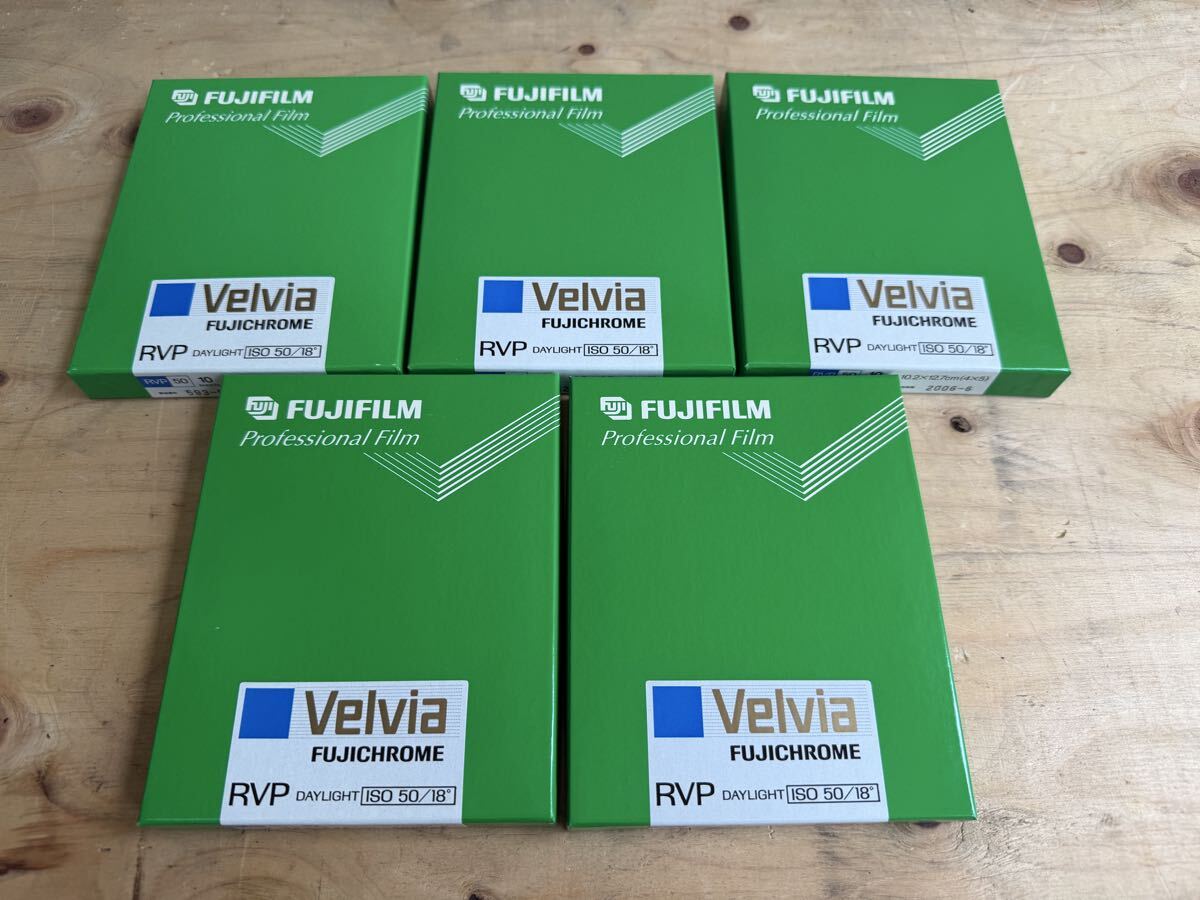 ①【未開封】 FUJIFILM Velvia FUJICHROME 4x5 期限切れ 未使用5個セット 
