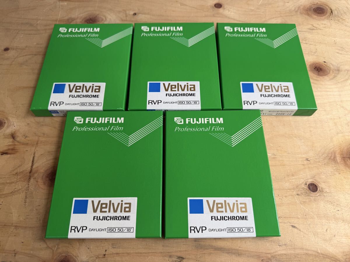 ⑥【未開封】 FUJIFILM Velvia FUJICHROME 4x5 期限切れ 未使用5個セット 