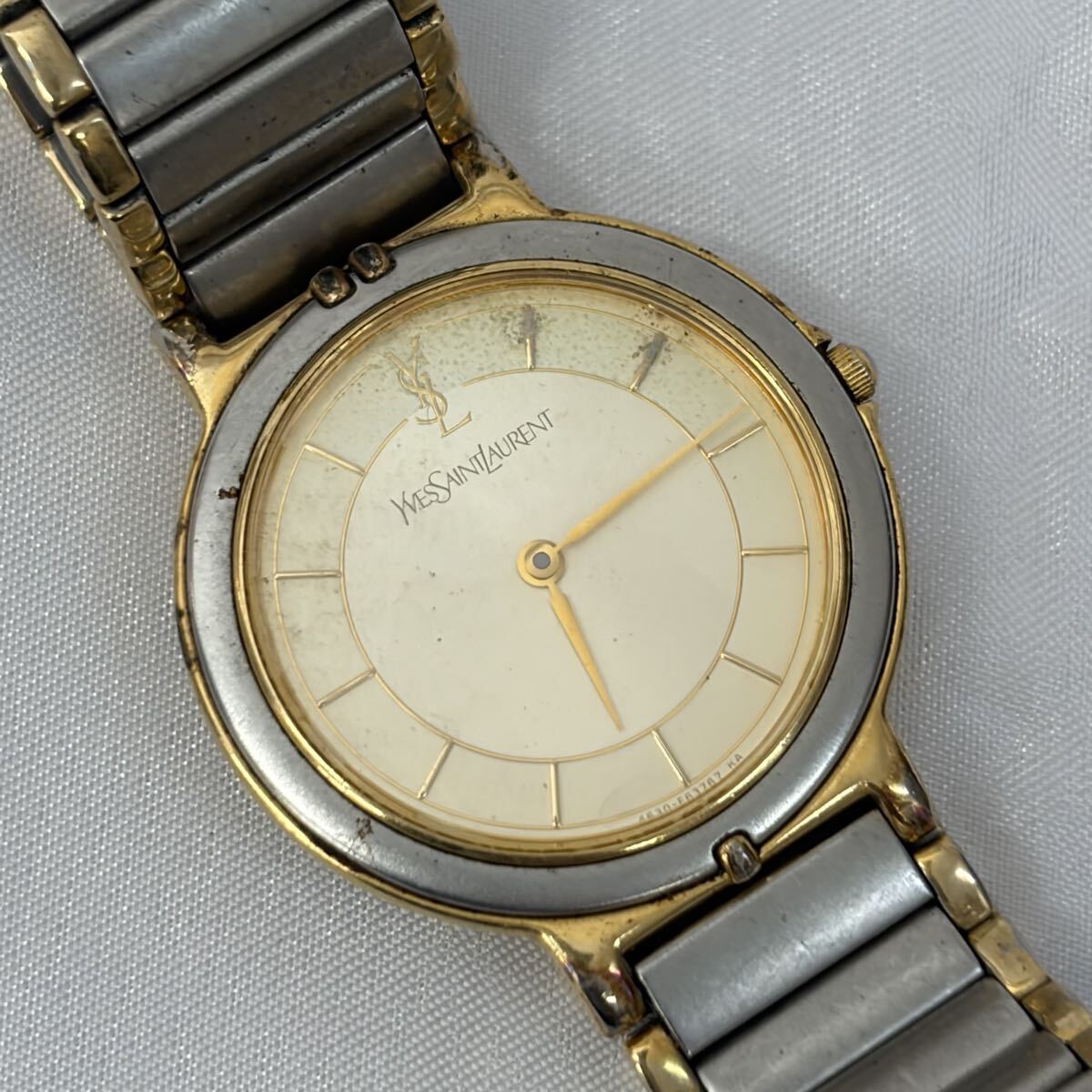 003【0812 B5638-2】Yves Saint Laurent イヴサンローラン 4620-E62267 クォーツ　腕時計　不動