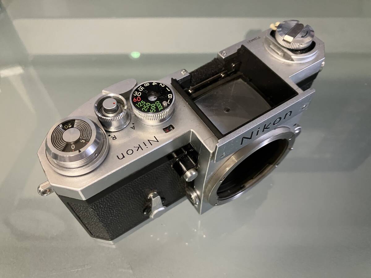 動作確認品の Nikon F732万台 中期型 ファインダーレス FTNファインダー取付対応品