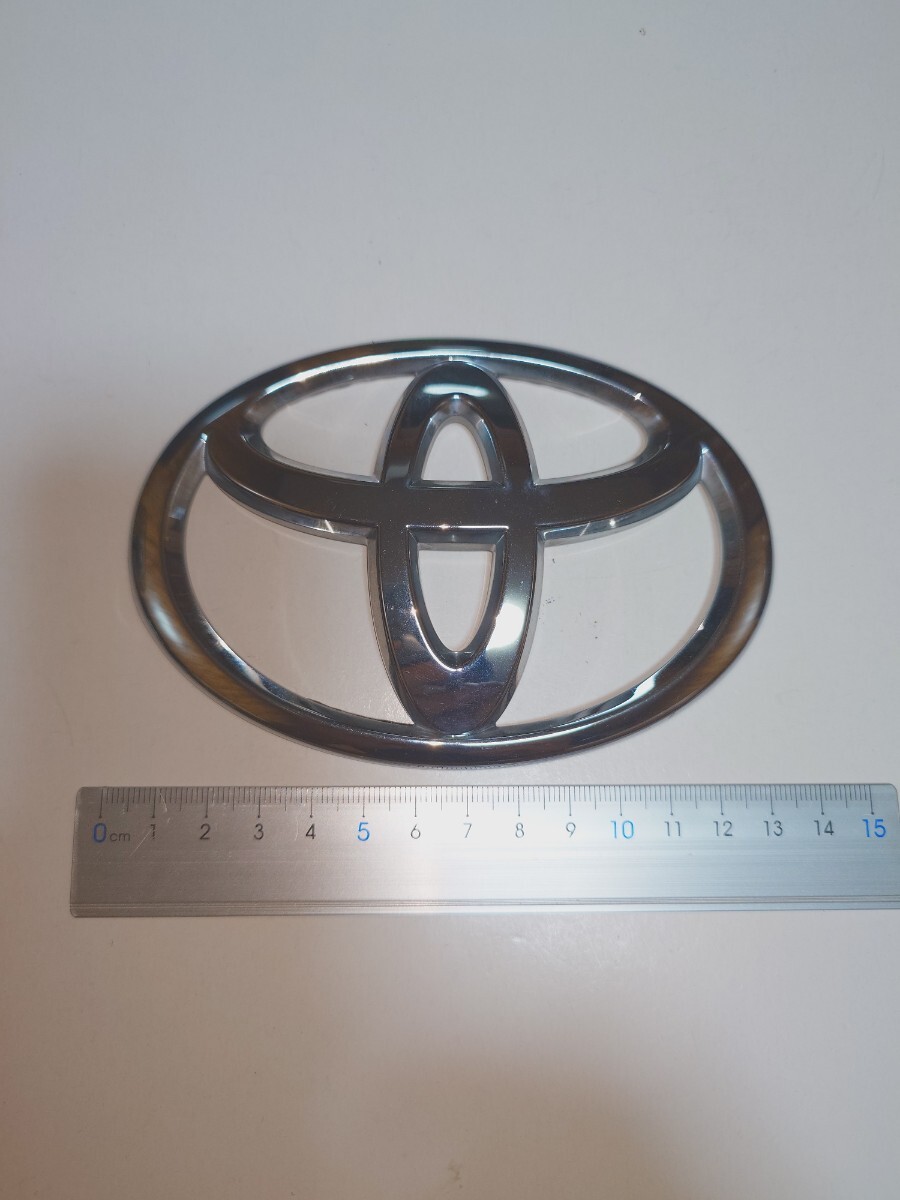 トヨタ純正エンブレム13×8.9TOYOTA