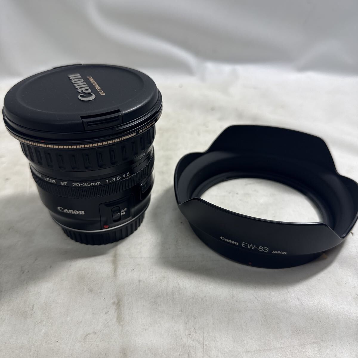 K208-034 Canon EF 20-35mm F3.5-4.5 USM 広角ズームレンズ EW-83 動作未確認現状品