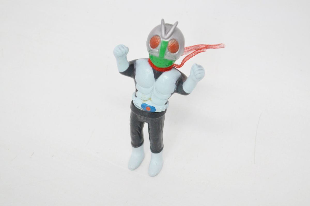 (1463S 0813K13) 1円～ 石森プロ 仮面ライダー 2号 ソフトビニール ソフビニ 旧バンダイ 毎日放送 東映 1970年代 玩具 ペンダントタイプ