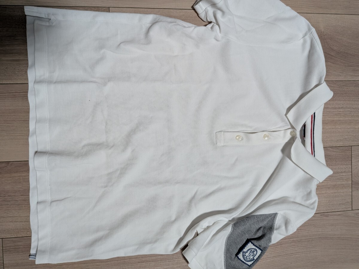 MONCLER モンクレール 半袖ポロシャツ ホワイト ワッペン付き ガムブルー GAMME BLEU