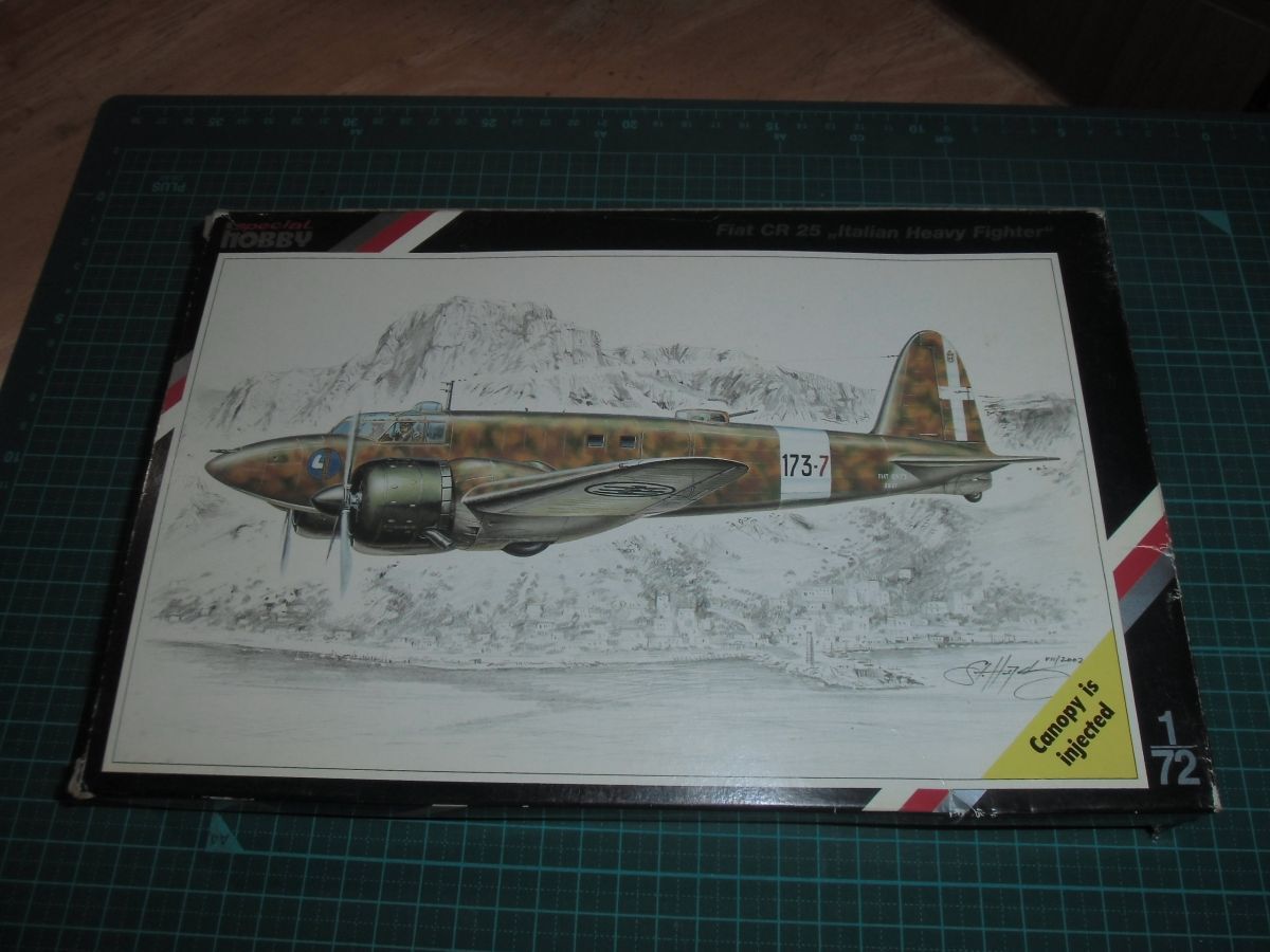 1/72　フィアット CR.25 双発戦闘機 イタリア空軍試作機　スペシャルホビー special hobby SH72036　Fiat CR25