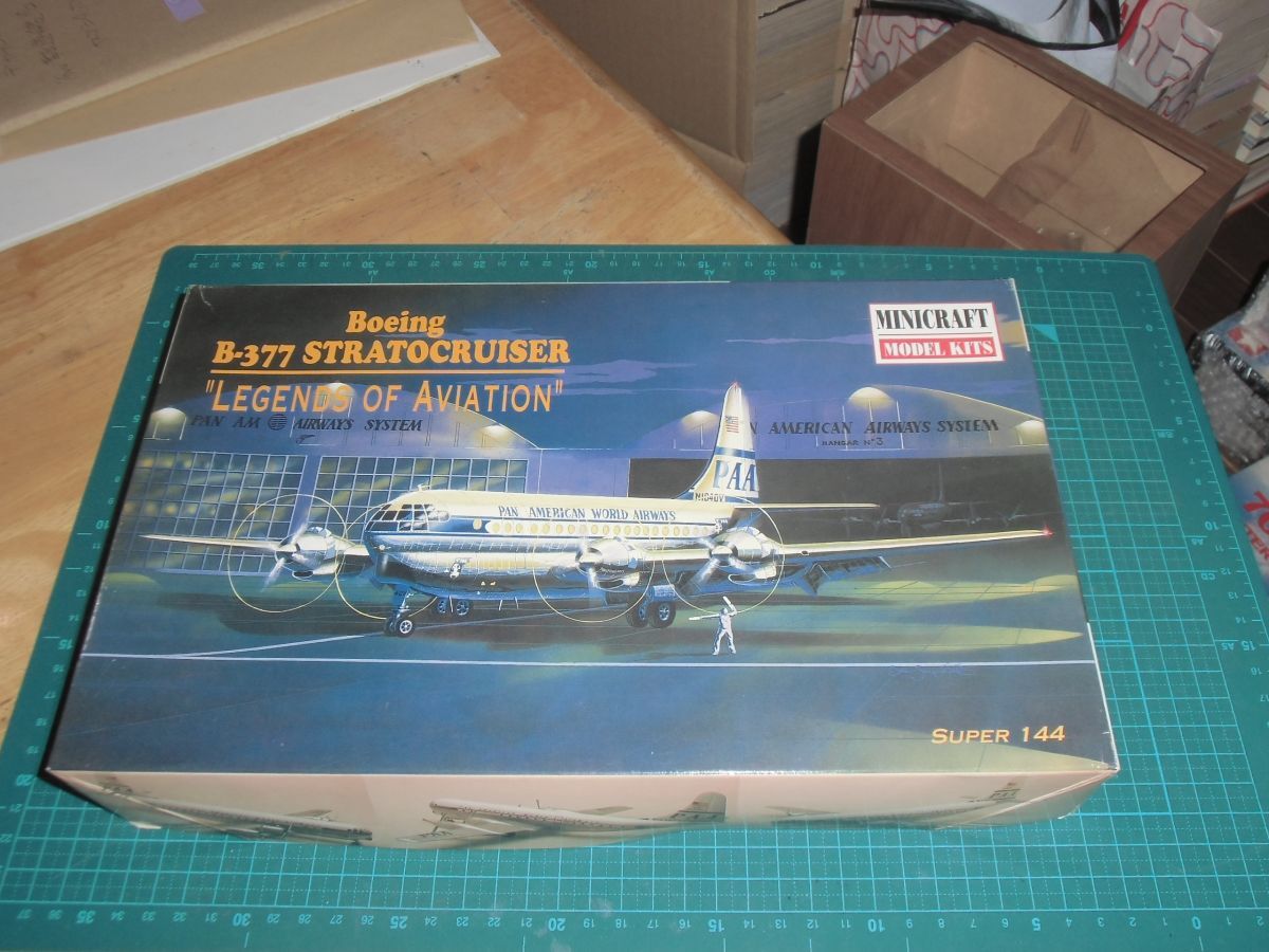 1/144　ボーイング B-377 ストラトクルーザー　ミニクラフト MINICRAFT　パンナム/パンアメリカン航空　STRATOCRUISER