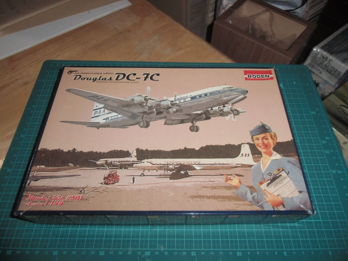 1/144　ダグラス DC-7C　レシプロ旅客機　ローデン RODEN 　パンナム/パンアメリカン航空