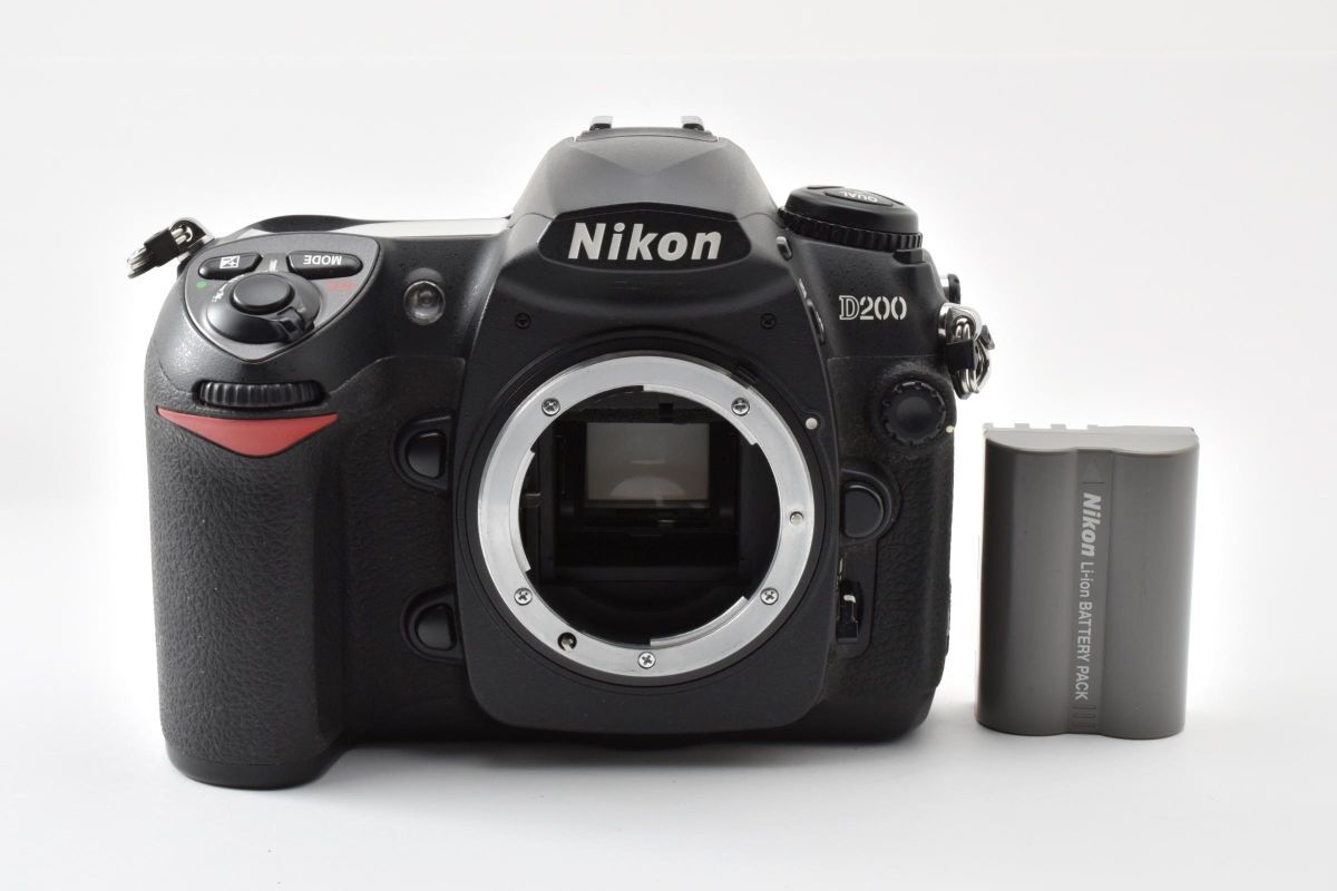 ★良品★《ショット数3,286回 》Nikon ニコン D200 ボディ #840W0711081