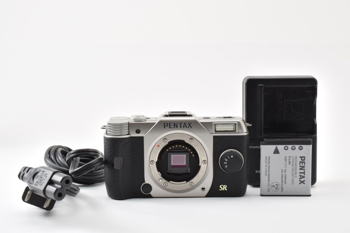 ★極上品★《ショット数32回 》PENTAX ペンタックス Q7 ボディ ミラーレス一眼カメラ シルバー #848W0799042