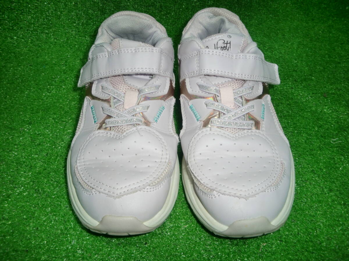 ｋ0801-01　中古　子供用靴　女の子向けスニーカー　mad foot!　22.0cm