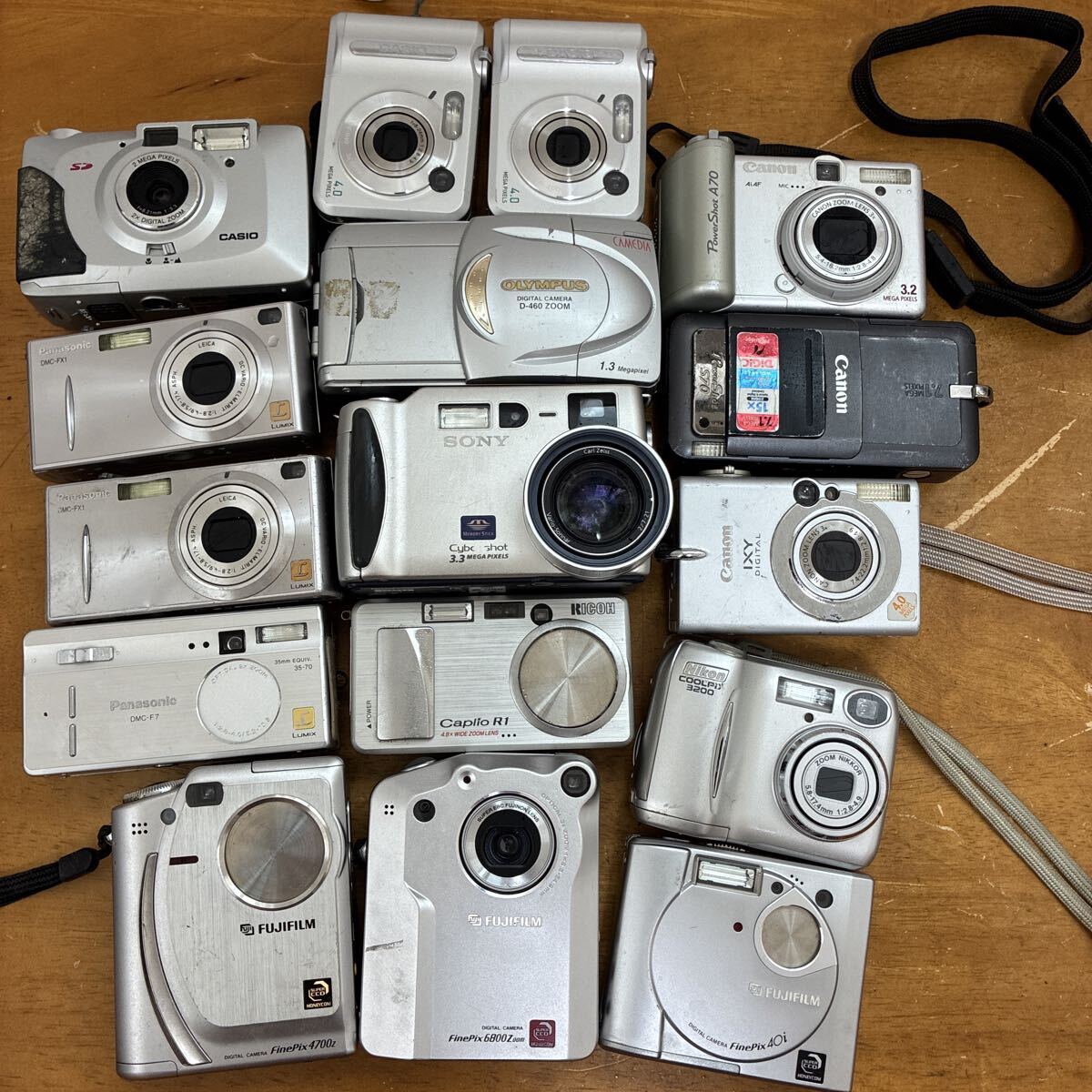デジタルカメラ 16台 まとめ売り Canon Nikon FUJIFILM Panasonic CASIO 現状品