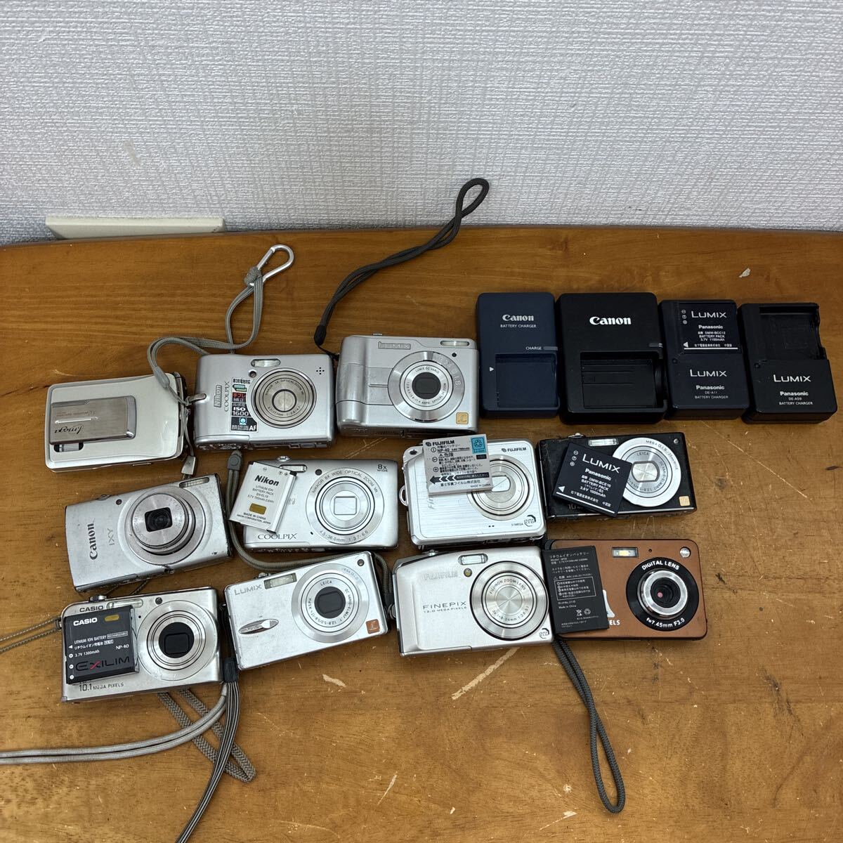 コンパクトデジタルカメラ 11台 まとめ売り Canon/Nikon/CASIO/LUMIX等 現状品