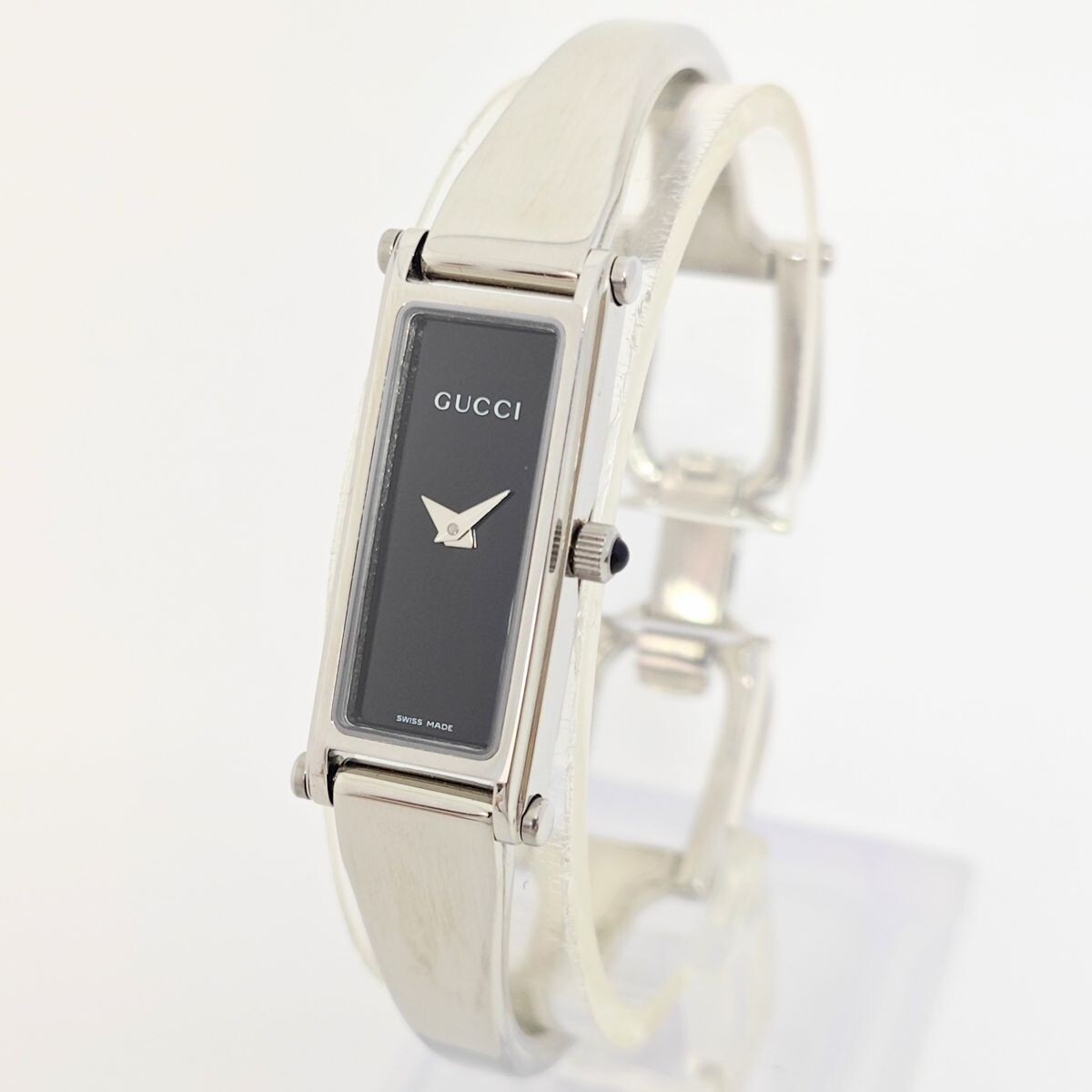 X302-P10-344 ◎ GUCCI グッチ レディース 腕時計 1500L 女性用 2針 アナログ クォーツ 黒文字盤 ギャランティカード 箱付き OF
