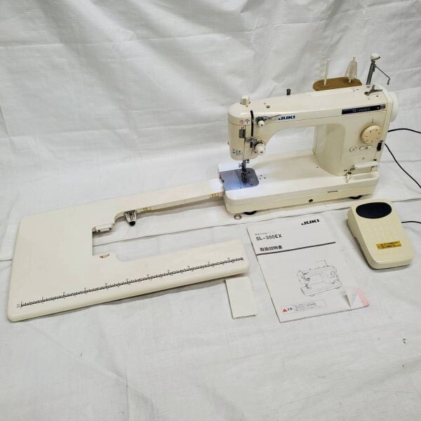 X135-K44-9613 JUKI ジューキ SL-300EX 職業用ミシン 卓上型 裁縫 ハンドメイド 手芸 工作 ミシン レトロ 当時物 縫い物 通電OK OE
