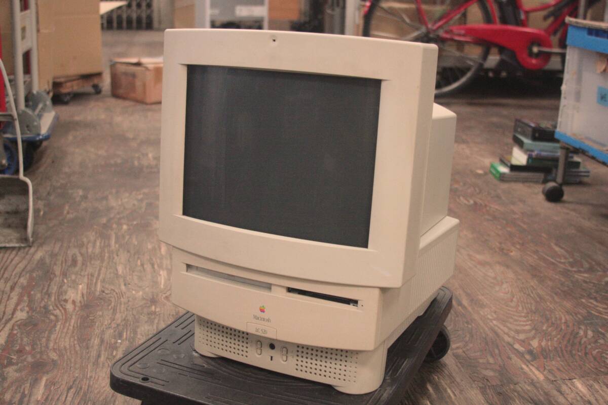 ∇325　Macintosh マッキントッシュ LC520　レトロ