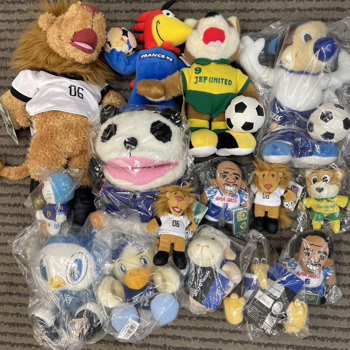 10b174★1000円～★ Jリーグ サッカー ぬいぐるみ 15体まとめ ワールドカップ スポーツ 玩具 整理品 おもちゃ キャラ マスコット 人形