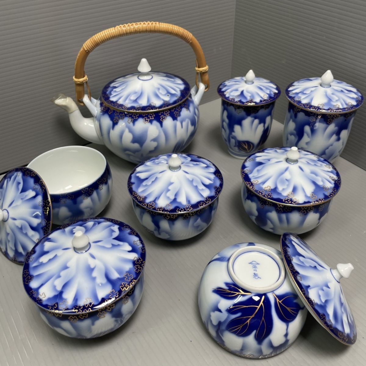 10r21★1000円～★深川製磁 茶器セット 金ミル牡丹 急須 蓋つき湯呑み 高台 金彩 整理品★住まい インテリア キッチン 食器 コレクション