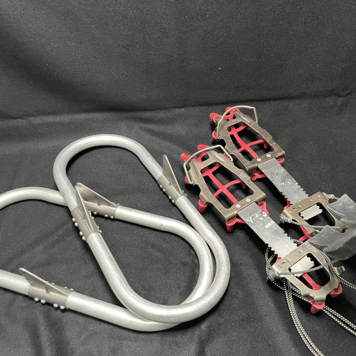 10r81★1000円～★雪山登山用 アイゼン ワカン セット 輪かんじき 12本爪 整理品 スポーツ、レジャー キャンプ、アウトドア用品 靴