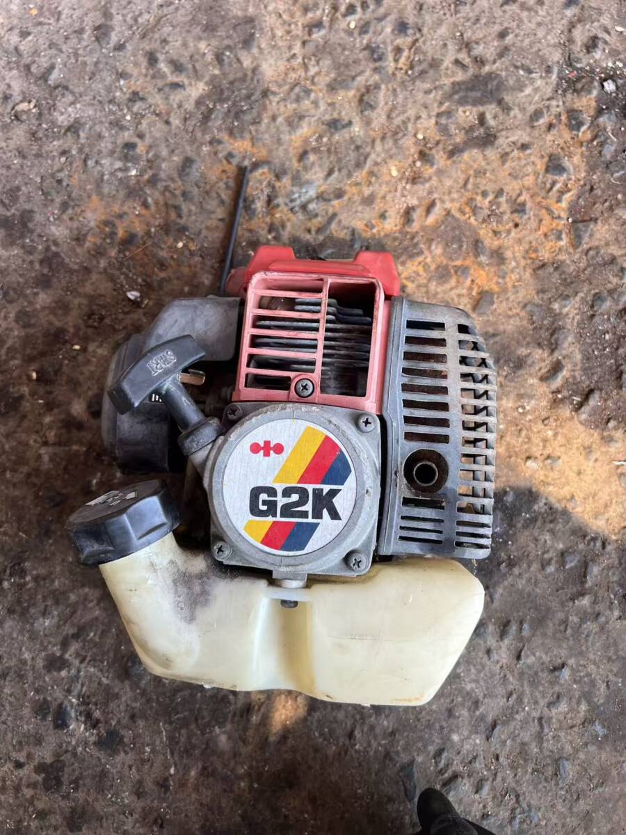 秋田発　ゼノア G2K　混合ガソリンエンジン　　動噴　草刈り機　溝堀機　圧縮があり　8.5.5　現状渡し
