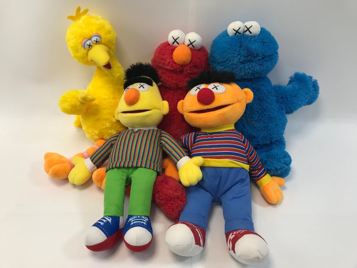 【10-9-1416】ユニクロ KAWS × SESAME STREET コラボ ぬいぐるみ 5種セット カウズ セサミストリート エルモ クッキーモンスター など