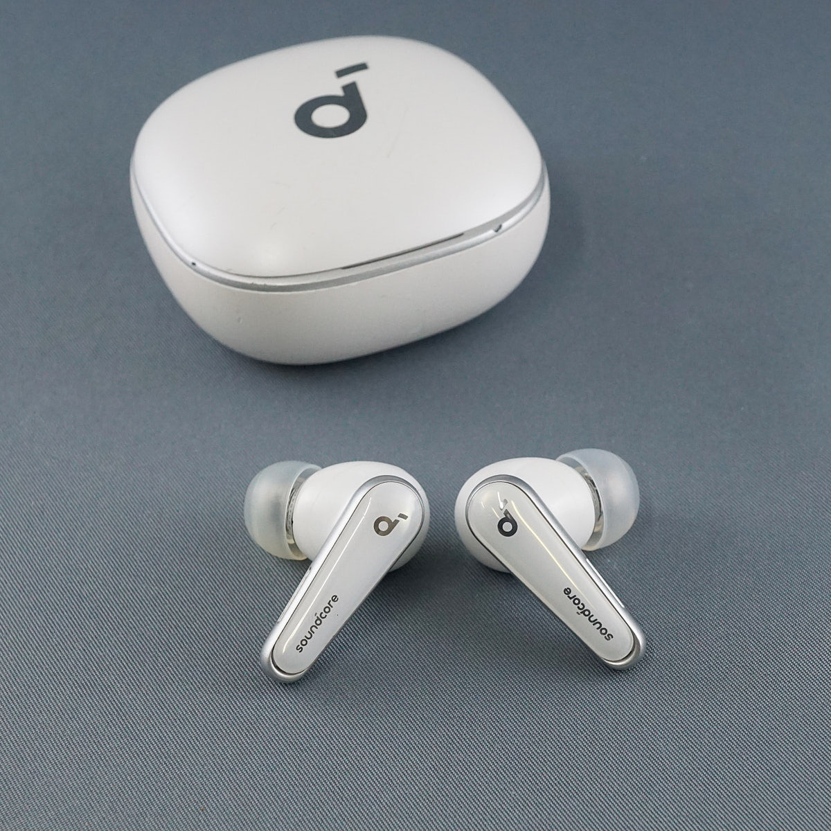ANKER Soundcore Liberty4 ワイヤレスイヤホン USED品 A3953 ウルトラノイズキャンセリング 外音取込 防水 IPX4 マイク 完動品 V1146