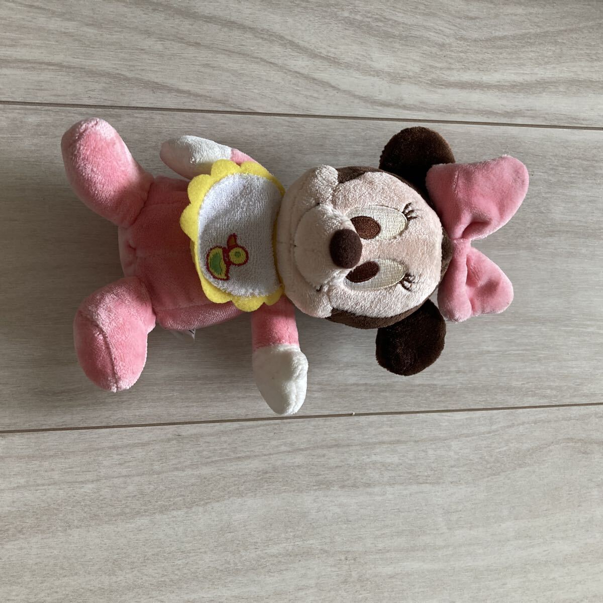 ディズニー ベビーミニー ぬいぐるみ スタイ付き ピンク