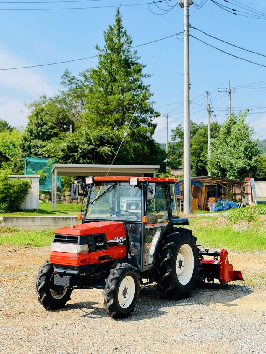 ★★ クボタ GL32 (Grandel) ★ 32馬力 ★ キャビン ★ エアコン ★ ハイスピード ★ 4WD ★ ニプロ CX1702 ロータリー付き ★ 即使用可能 