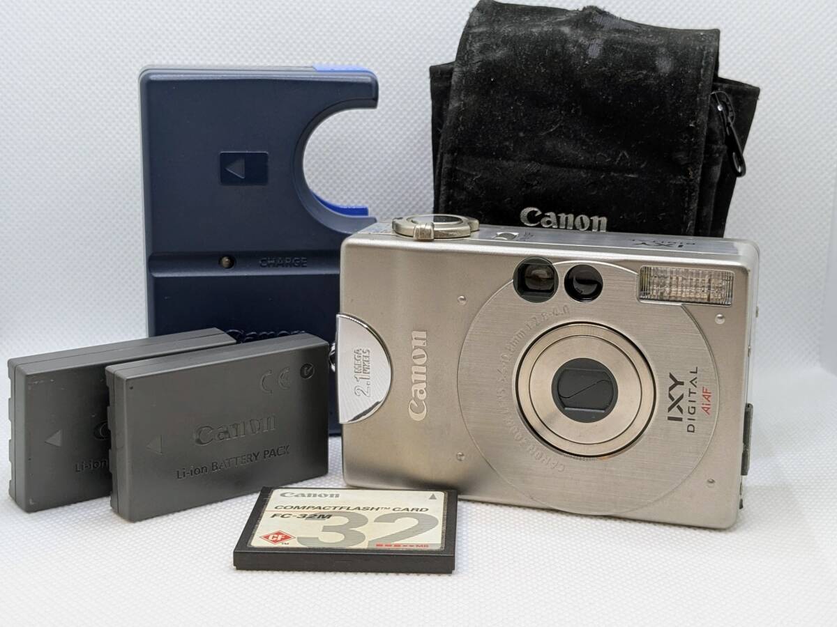 Canon IXY DIGITAL 初代 PC1001 AiAF シルバー CFカード バッテリー2個 充電器 ケース付 中古 コンパクトデジタルカメラ