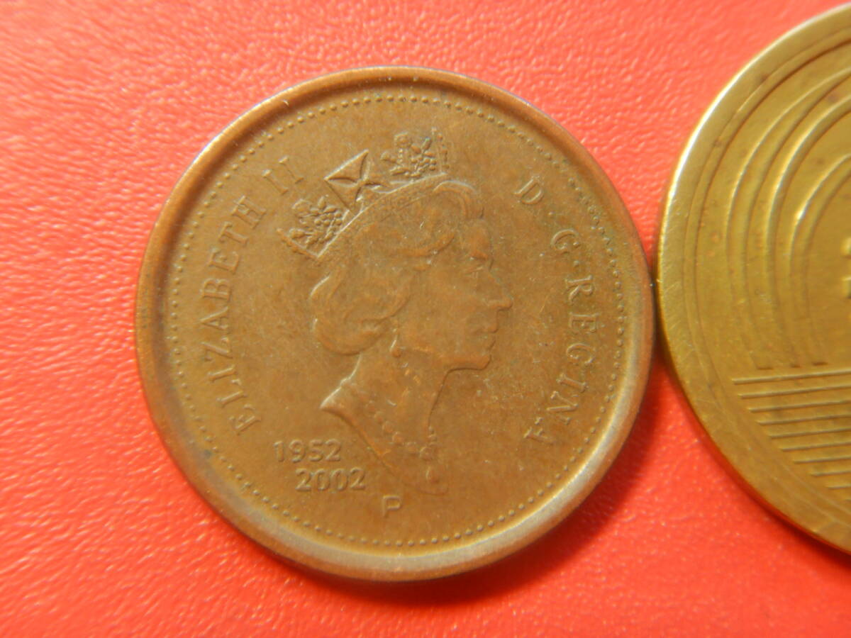 外国・カナダ／１セント銅張りスチール貨：エリザベス２世即位50年（2002年）　260404