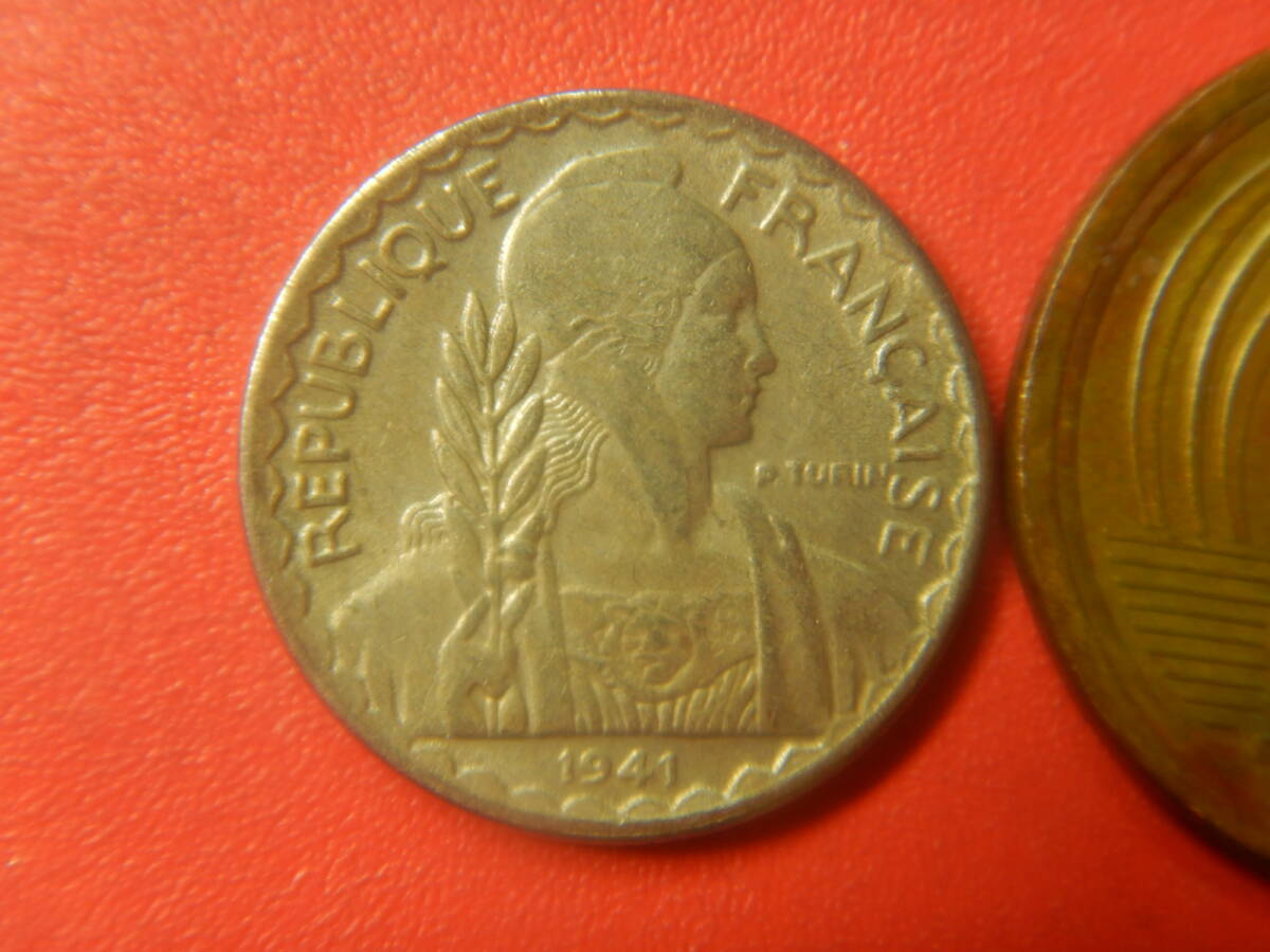 外国・フランス領インドシナ／１０サンチーム白銅貨（1941年）　260225
