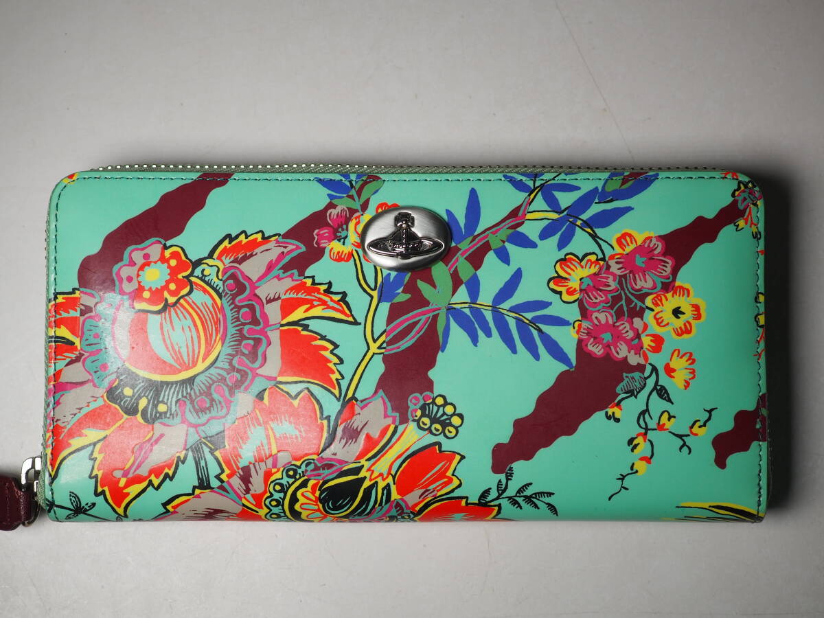 未使用品　ヴィヴィアンウエストウッド　Vivienne westwood 花柄 ラウンドファスナー 長財布