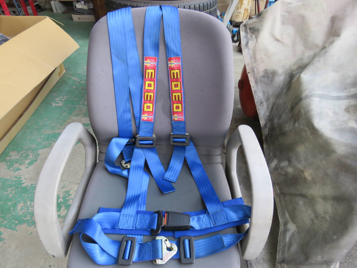 MOMO☆4点式シートベルト４×４中古品