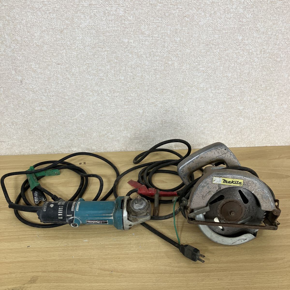 マキタ 丸ノコ ノコギリ 5601N-A 160㎜ ディスクグラインダ 9533B 100㎜ 電動工具 DIY用品 道具 まとめて 2点 8 サ 9924