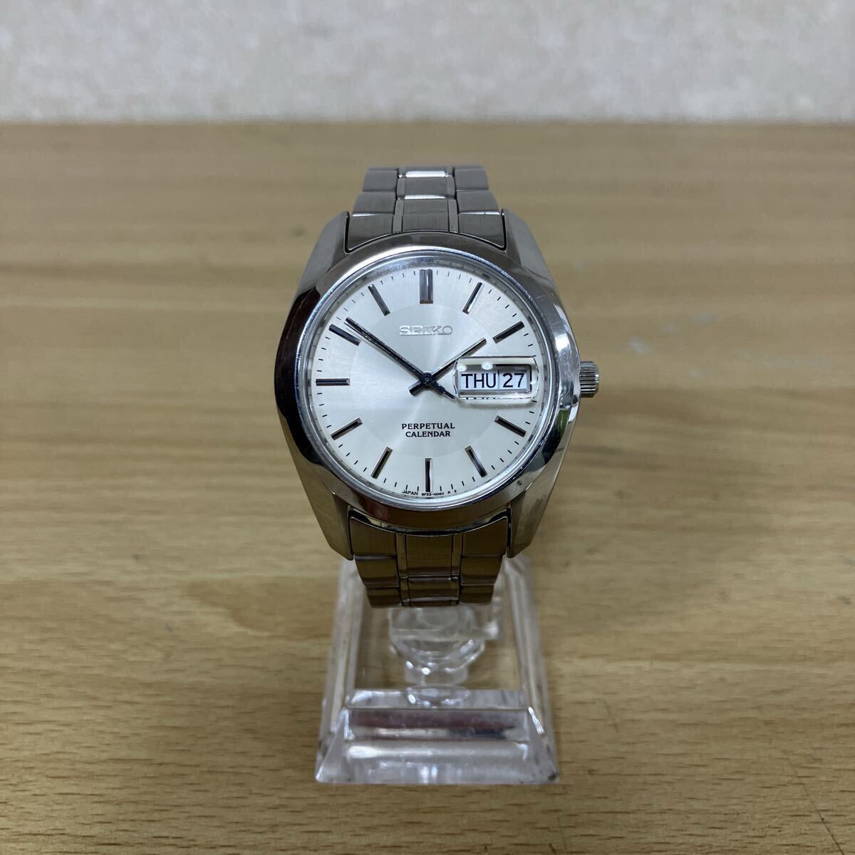 SEIKO セイコー 8F33-0040 パーペチュアルカレンダー クォーツ ホワイト文字盤 デイデイト表示 メンズ 腕時計 8 サ カ 2782