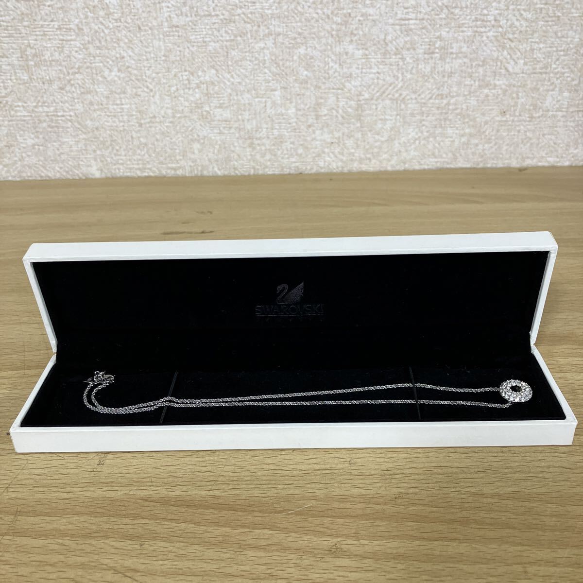 SWAROVSKI スワロフスキー ネックレス シルバーカラー ラインストーン アクセサリー 化粧箱付き 重量 約7g 8 サ カ 2786
