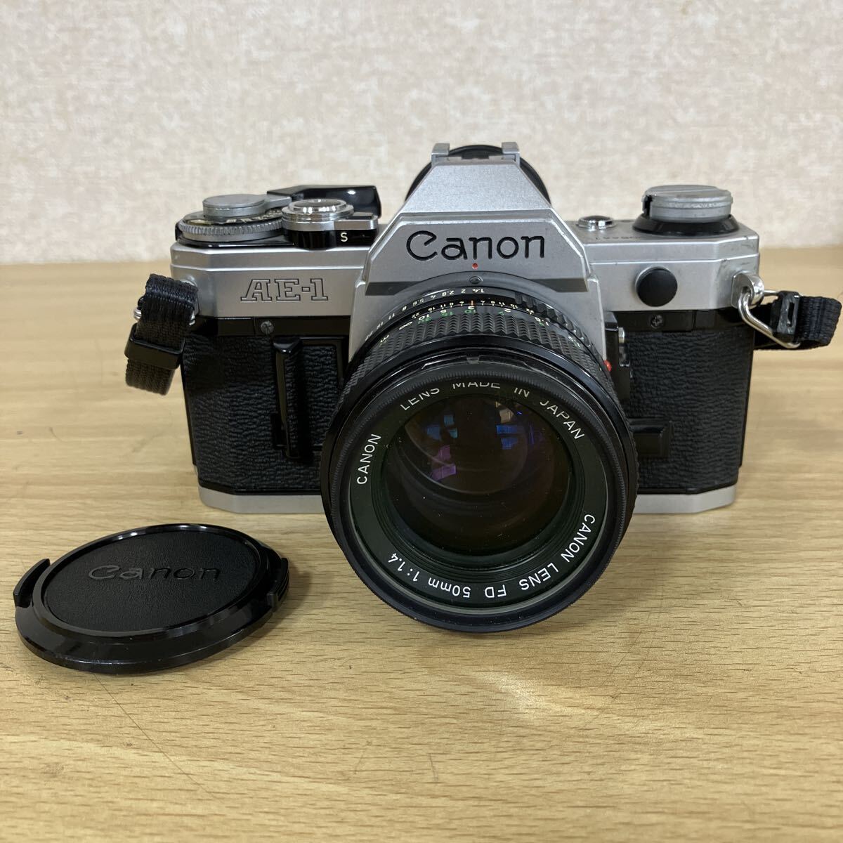 Canon キャノン AE-1 レンズ CANON LENS FD 50mm 1:1.4 フィルムカメラ 一眼レフカメラ 8 サ カ 2786