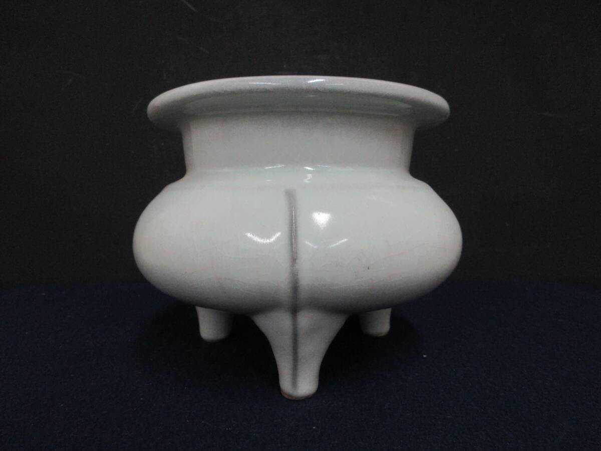 Ｔ５６８８　中国　元代　龍泉窯　青白磁　袴腰香炉　鼎　大香炉　高１５．８ｃｍ　直径１９．２ｃｍ　香道具　唐物　古玩
