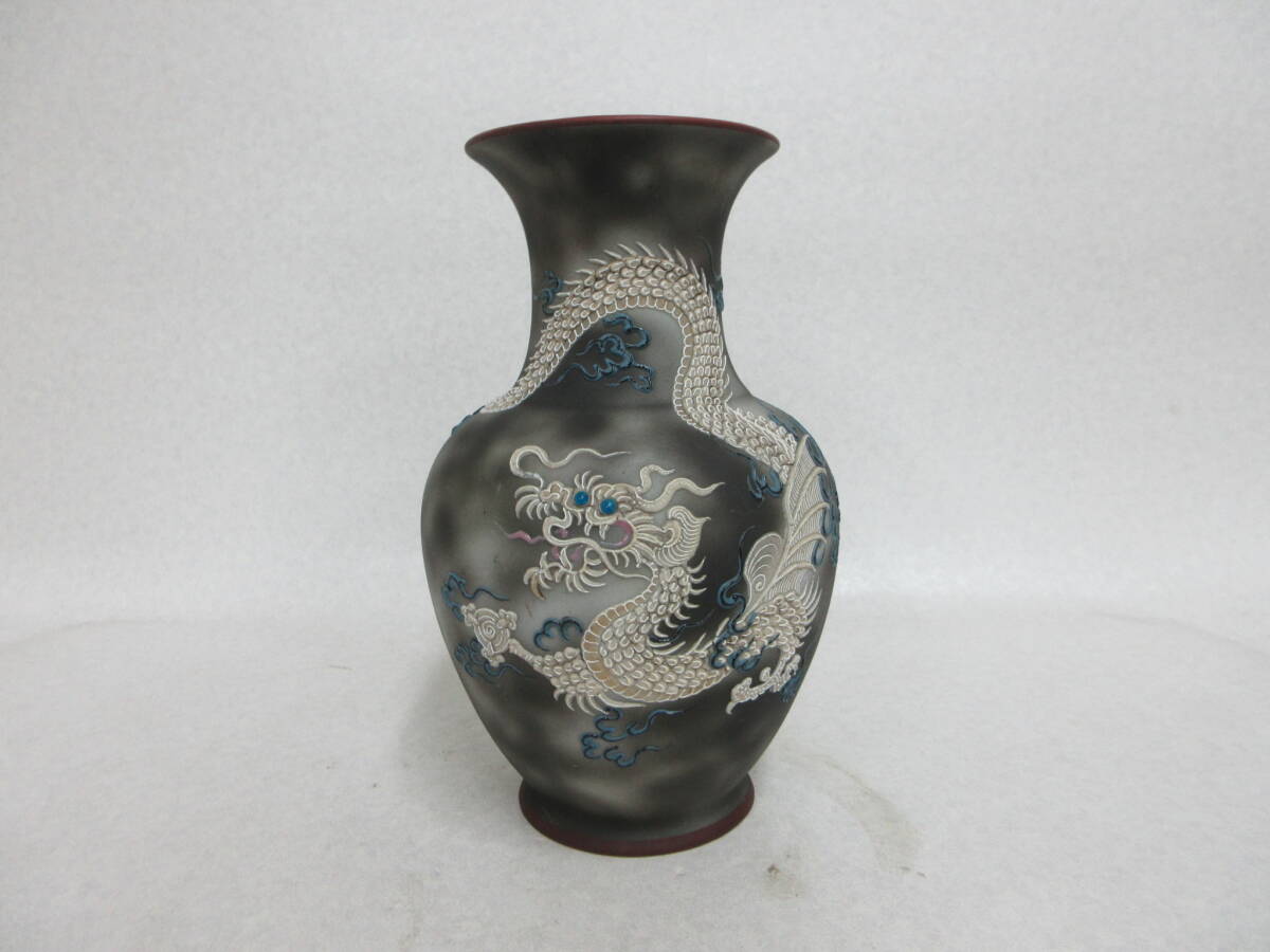 Ｔ５６９９　オールドノリタケ　里帰り品　１９００年初頭～１９２０年代米国英国輸出用　龍泥漿盛り上げ花瓶　２１ｃｍ　Noritake-M印
